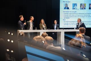 Podiumsdiskussion zum Thema Evaluation und Wirkung des Betrieblichen Mobilitätsmanagements (c BMV/Woithe)